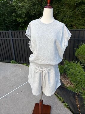 Athleta Light Gray draw string shorts. NWOT from Athleta store retail $59
